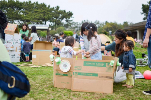 神戸・東遊園地の芝生広場が7月15日全面オープン、芝生に親しむプログラムを展開